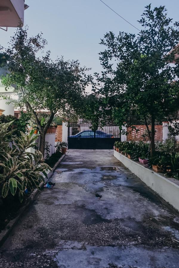 Apartments Mehmeti Vlorë エクステリア 写真