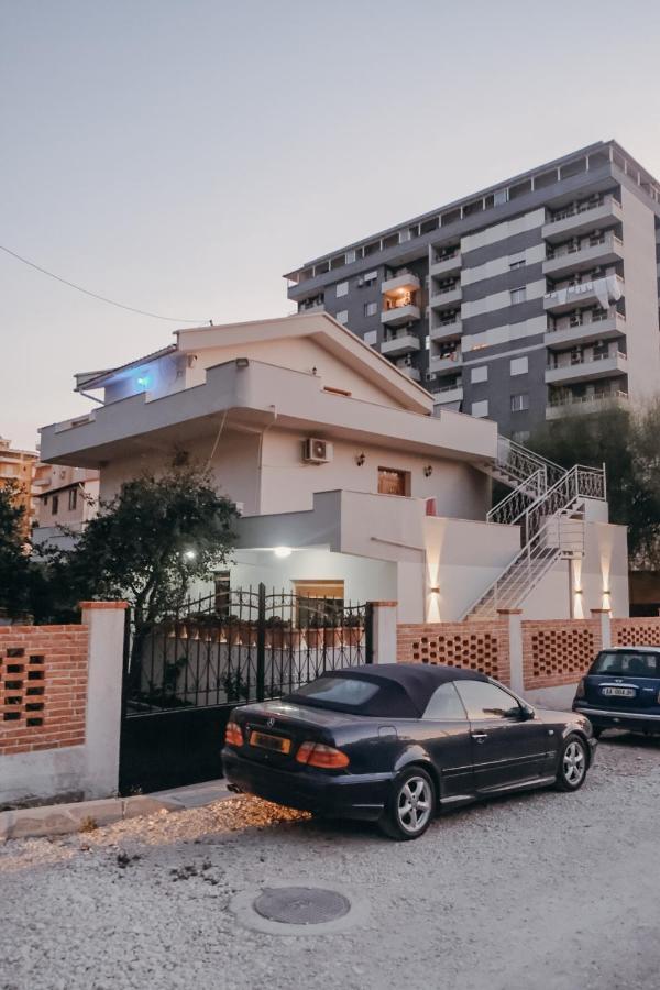 Apartments Mehmeti Vlorë エクステリア 写真