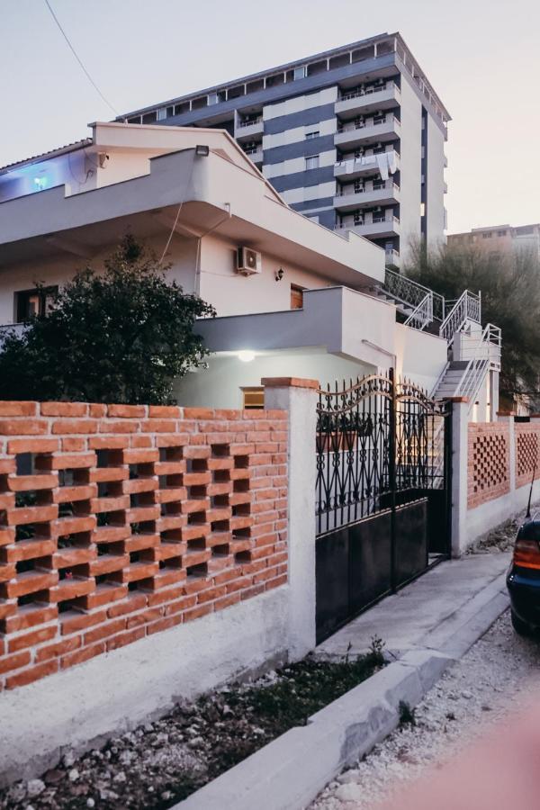 Apartments Mehmeti Vlorë エクステリア 写真