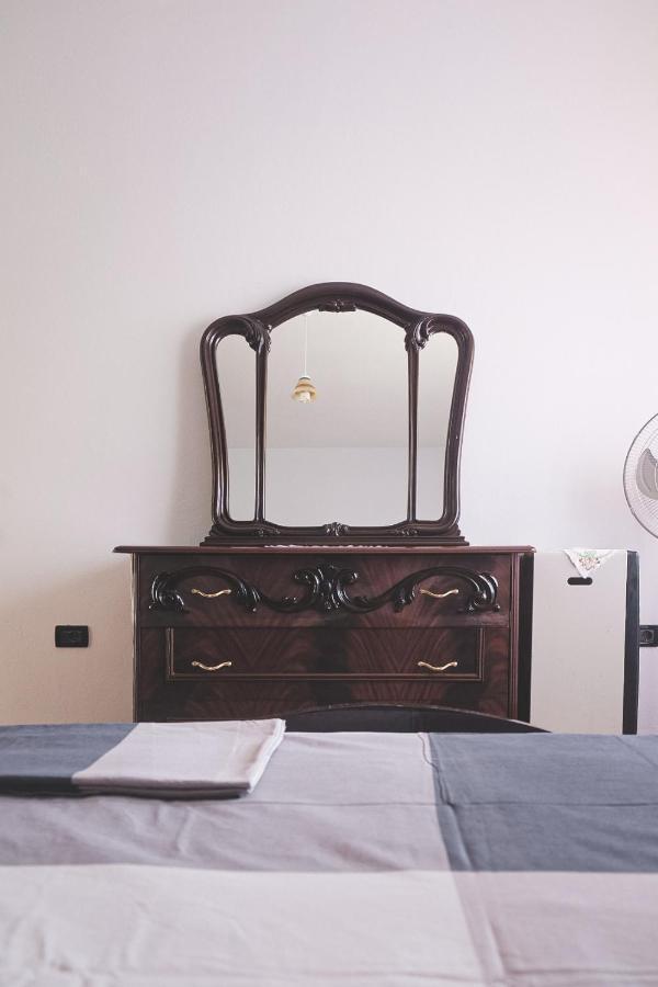 Apartments Mehmeti Vlorë エクステリア 写真