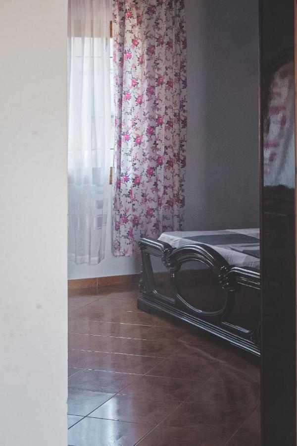 Apartments Mehmeti Vlorë エクステリア 写真